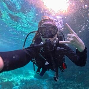 Meet your Posher, Monica